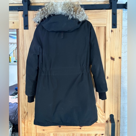 Canada Goose Jacket - Picture 3 of 11